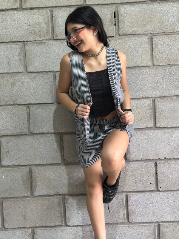 Short Lino Rayado